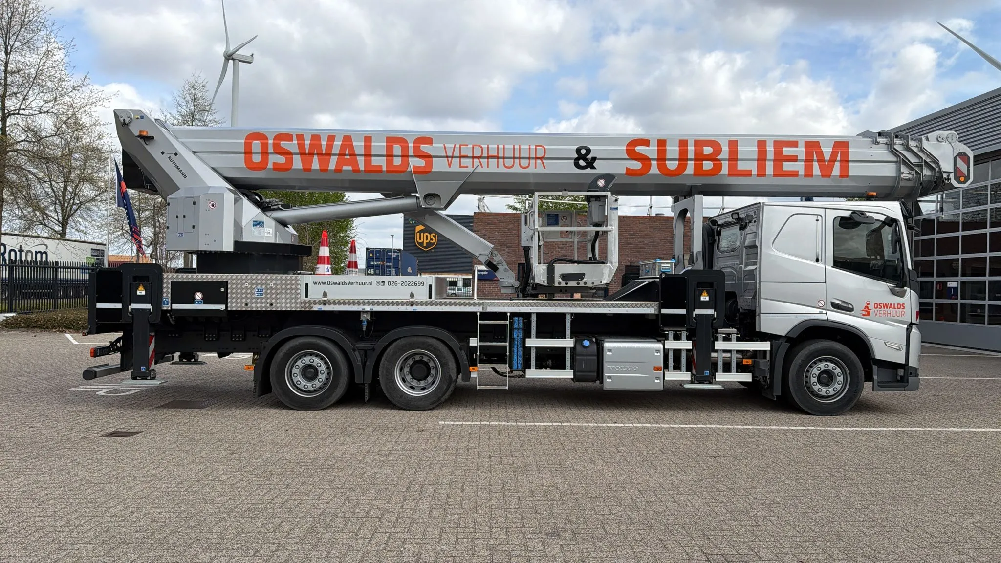 Oswalds Verhuur neemt derde RUTHMANN T 570 HF 57 meter vrachtwagenhoogwerker in gebruik