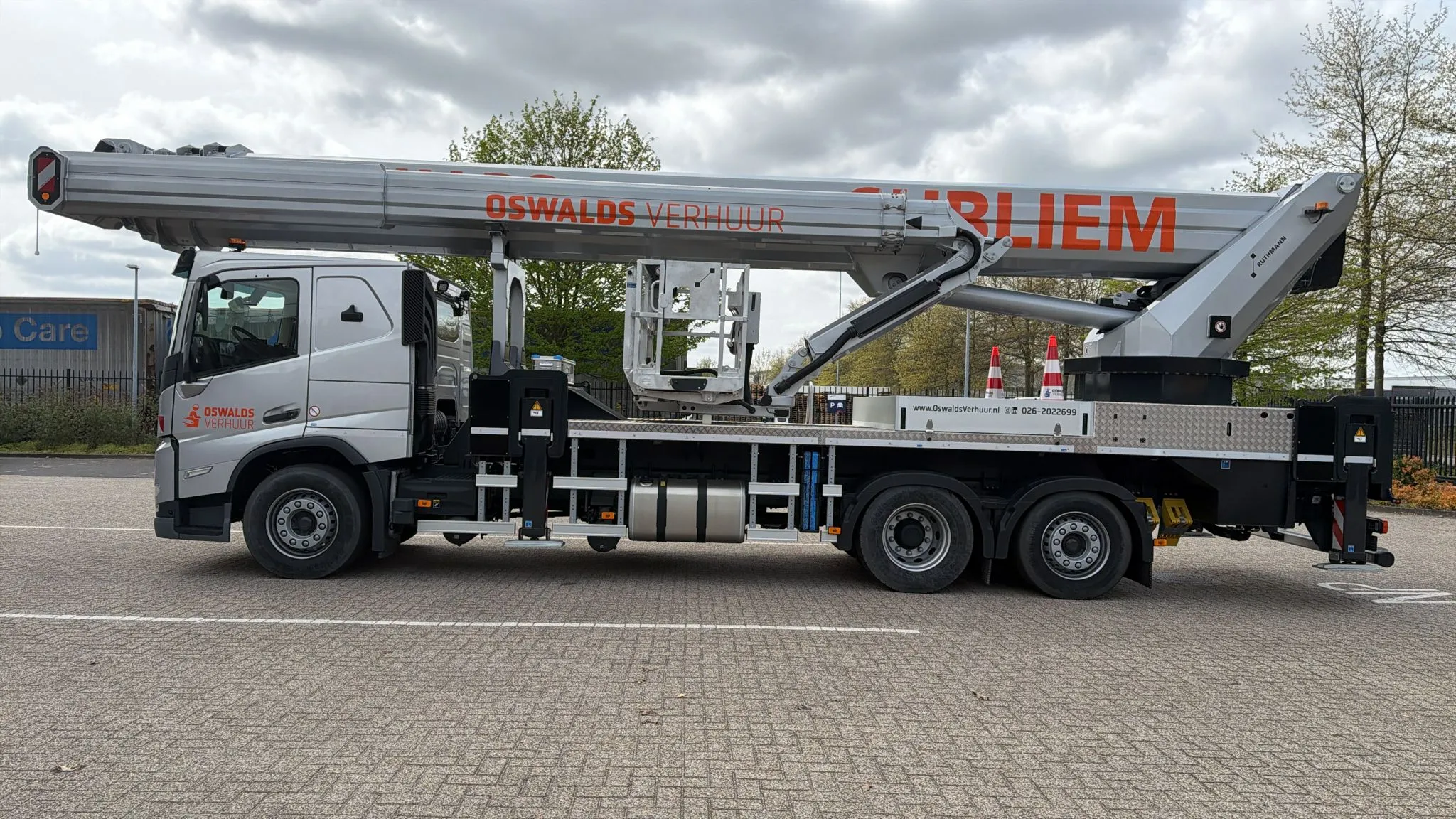 Derde RUTHMANN T 570 HF 57 meter vrachtwagenhoogwerker van Oswalds Verhuur