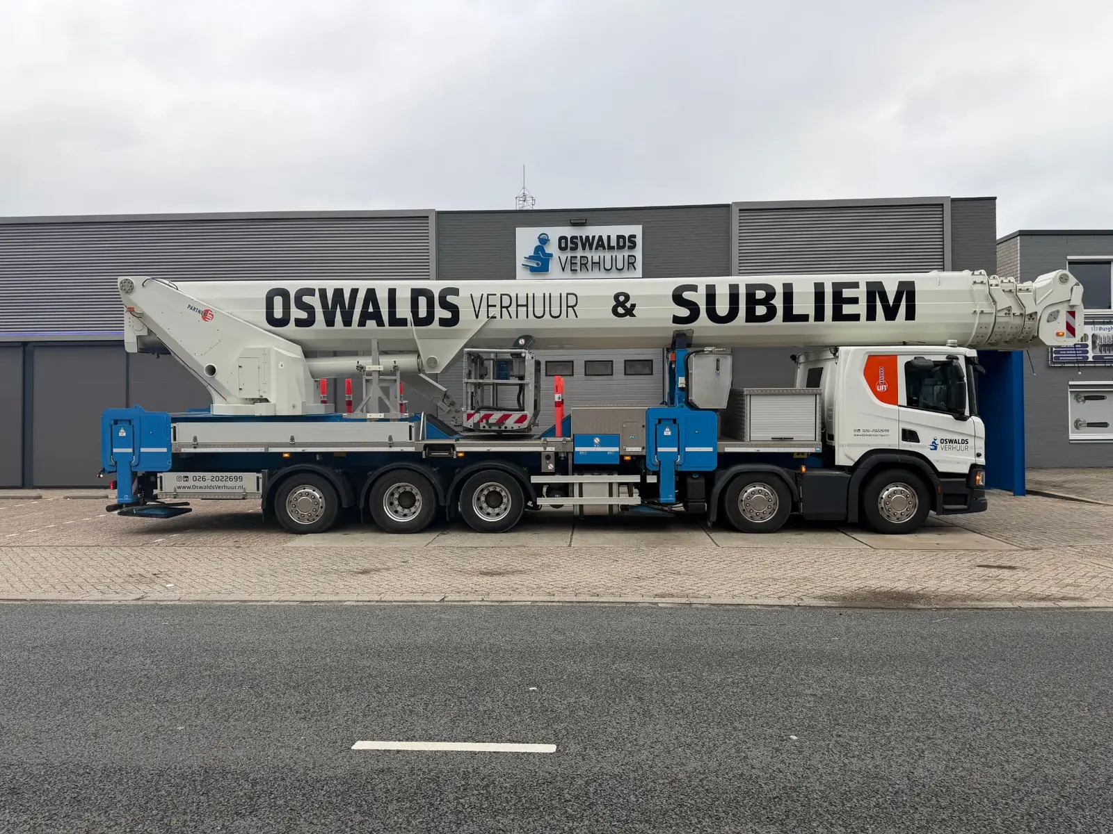 Oswalds Verhuur Ruthmann T900HF samen met Subliem op locatie