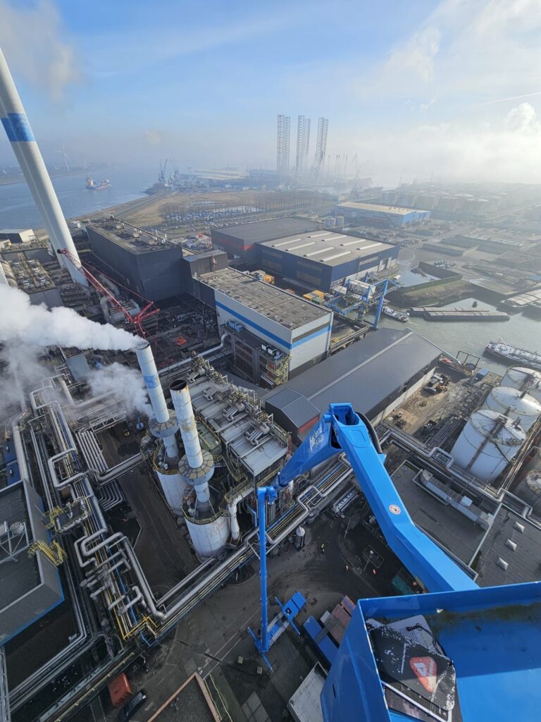 90 meter vrachtwagenhoogwerker met machinist