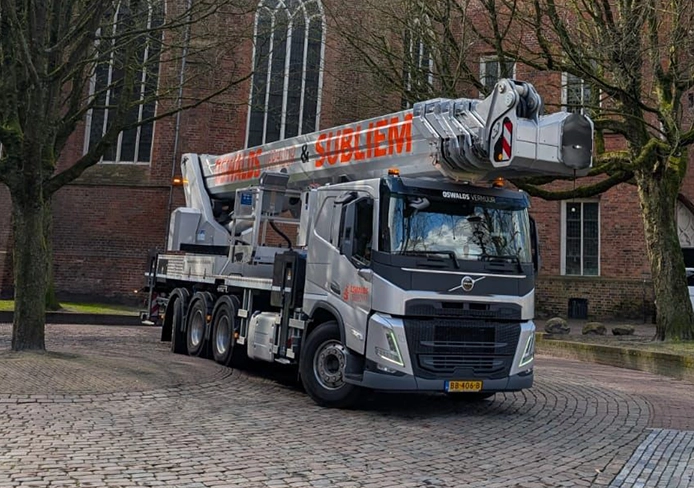 Vrachtwagenhoogwerker van Oswalds Verhuur